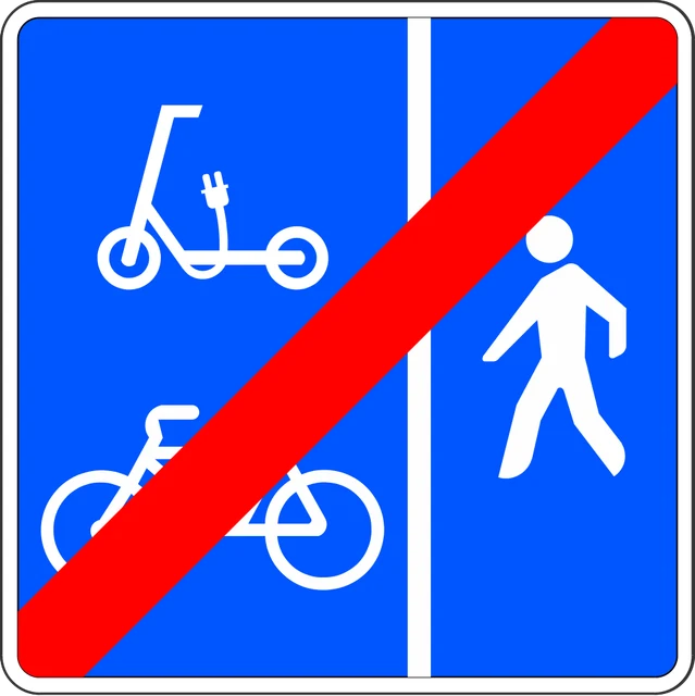 End of track reserved for cycles, personal mobility vehicles and pedestrians with segregated spaces