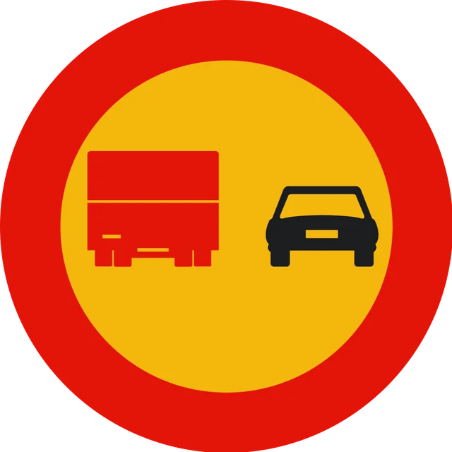 No overtaking by lorries (roadworks)